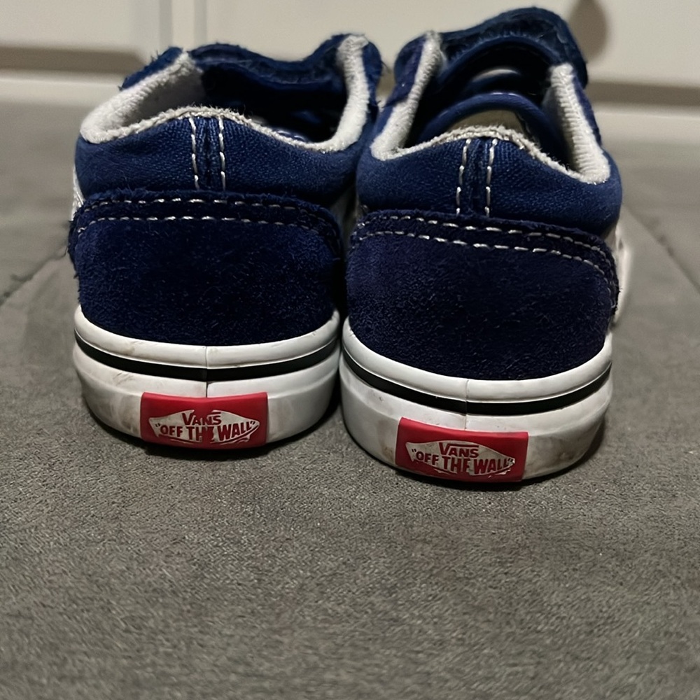 Vans - Picture 3 of 4